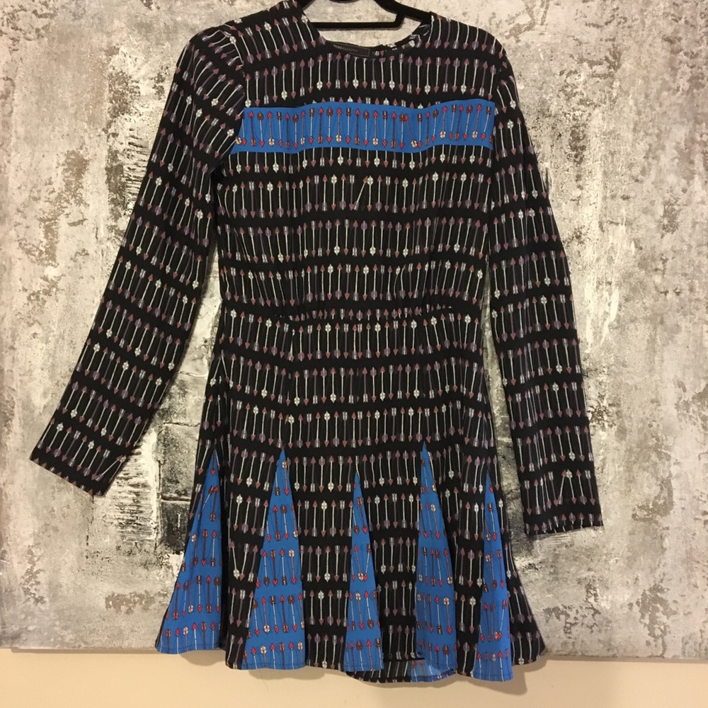 EUC {BCBGMaxAzria} Arrow Print Dress - Picture 3 of 4
